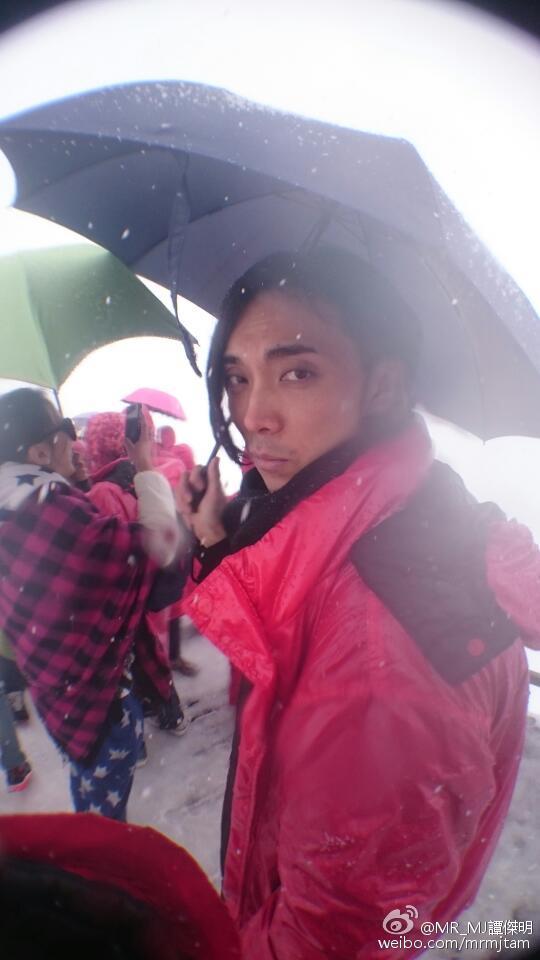 梁姓演員，從無名到舞臺之星，自信與成就感的蛻變之旅