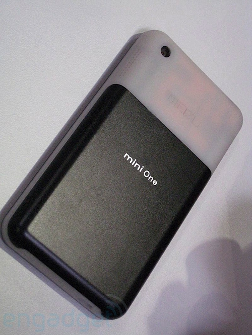 魅族M8上市，開啟自然美景探索之旅