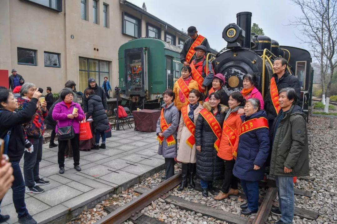 迷你世界最新版刷鐵軌,自然美景探險之旅啟動!